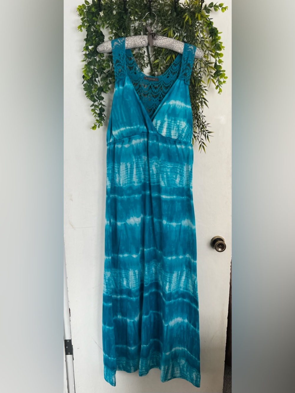 Suzy Shier Blue Tie-Dye Maxi Dress with Crochet Straps and Backing